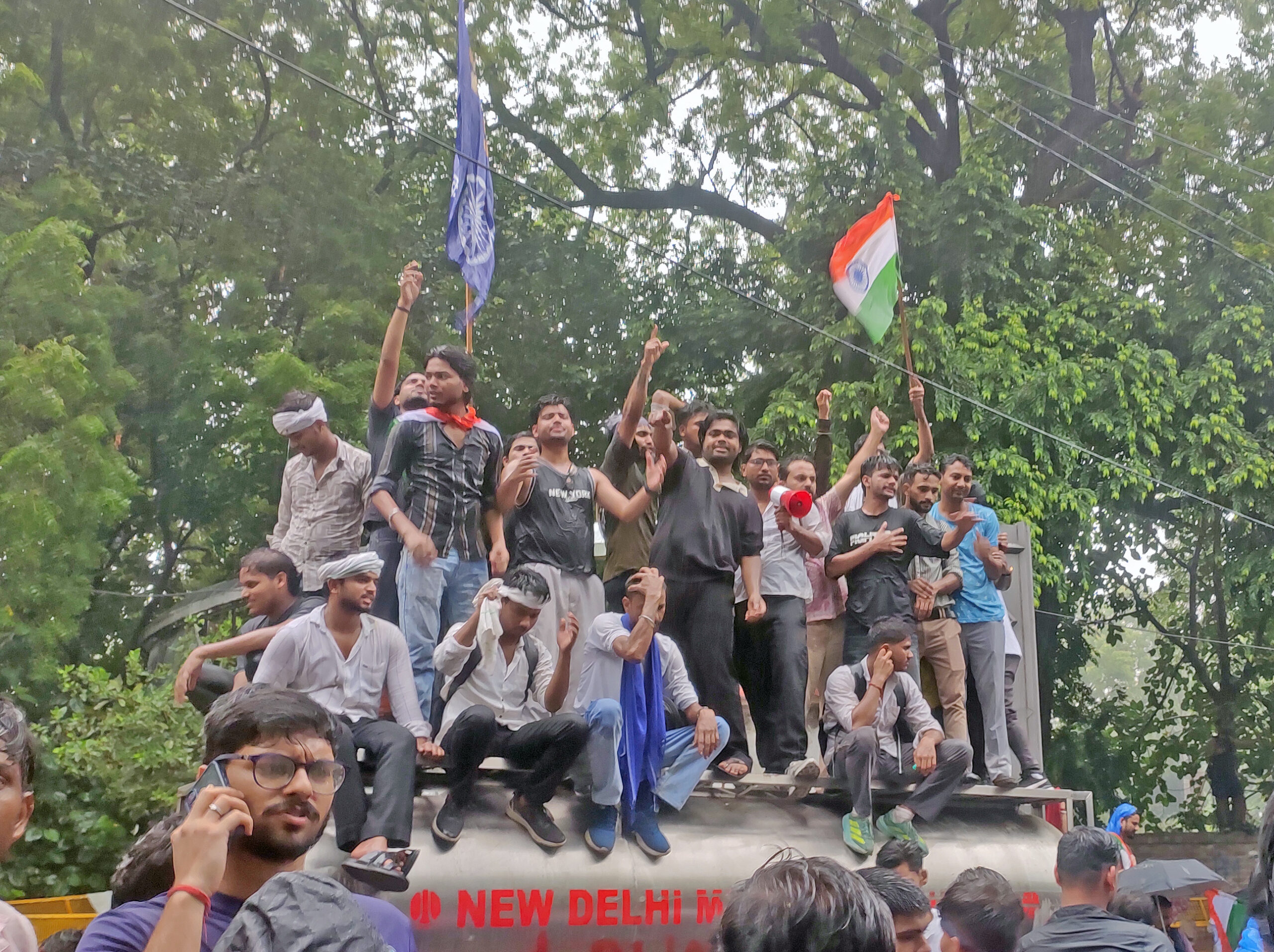 भारत में Gen Z के विरोध प्रदर्शनों पर कार्रवाई: राज्य की हिंसा का चिंताजनक पैटर्न